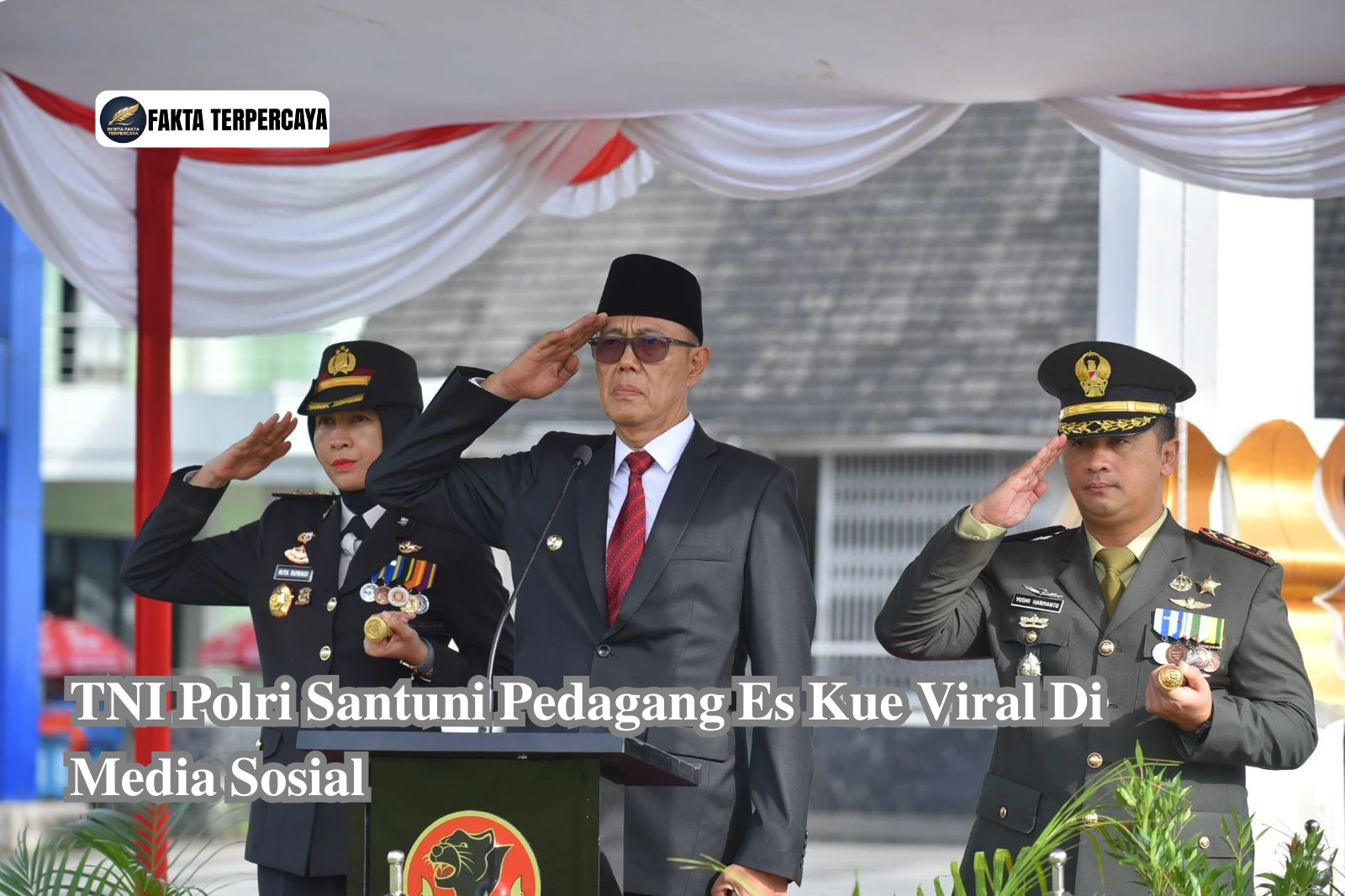 TNI Polri Santuni Pedagang Es Kue Viral Di Media Sosial